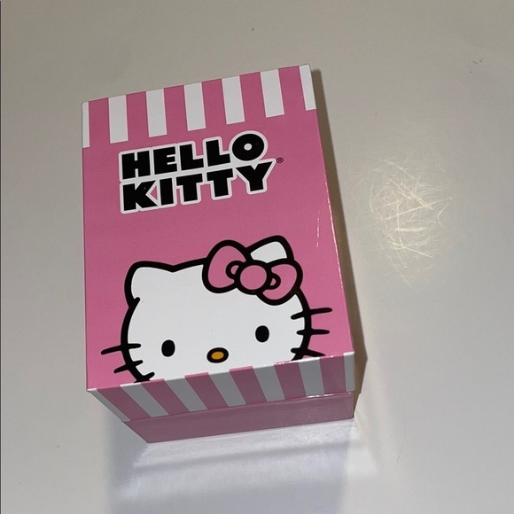 Hello Kitty Pink Striped Box Watch - Picture 3 of 4